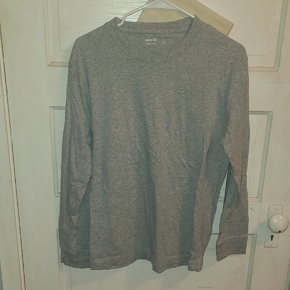 Hollister Men's Heather Gray Long Sleeve Shirt